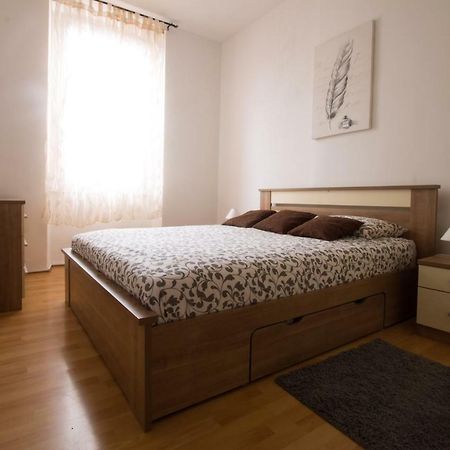 Apartment Eva Póla Kültér fotó
