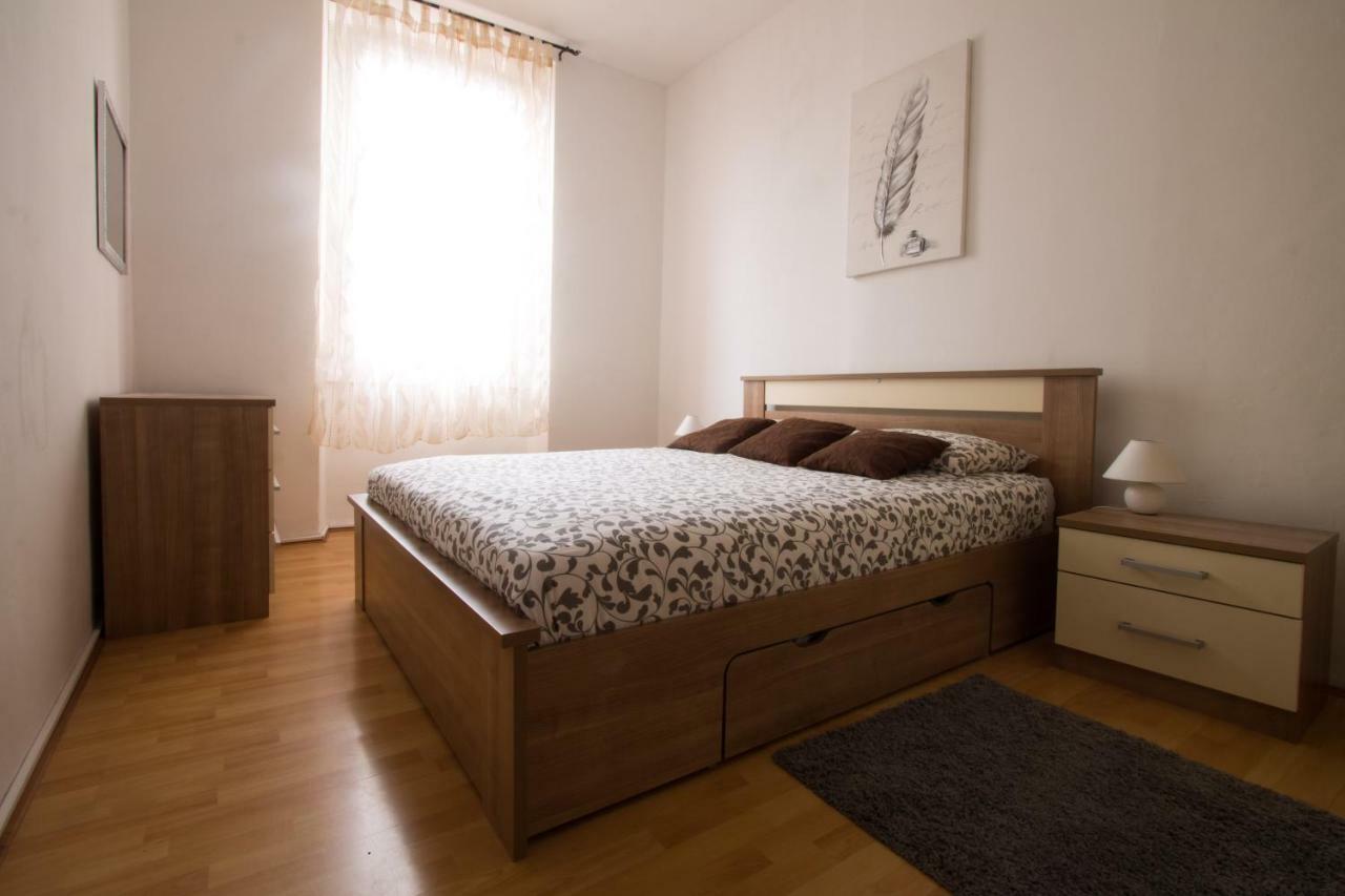 Apartment Eva Póla Kültér fotó